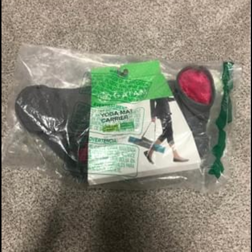 NWT Gaiam Yoga Mat Carrier
